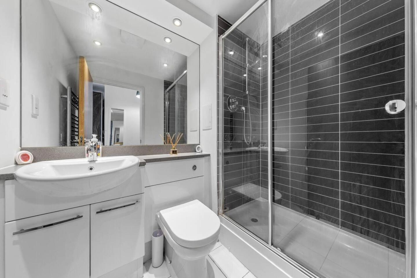 Lovely & Cosy 2 Beds London Skyline View מראה חיצוני תמונה