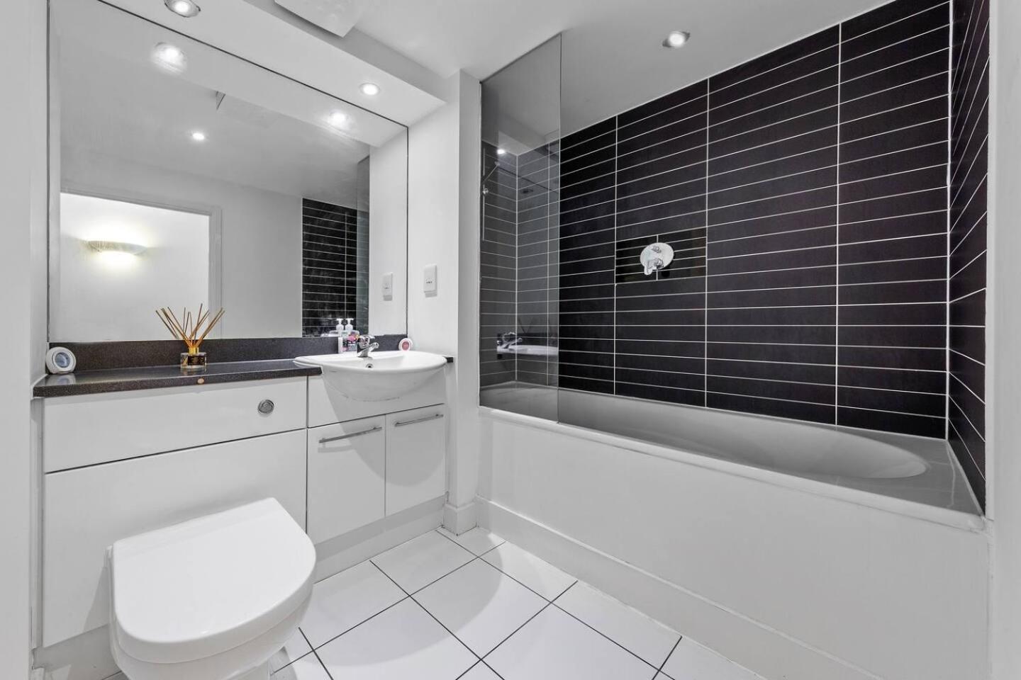 Lovely & Cosy 2 Beds London Skyline View מראה חיצוני תמונה